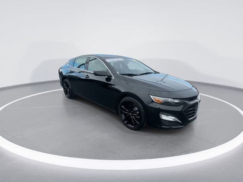 Used 2024 Chevrolet Malibu LT w/ Midnight Edition image 2
