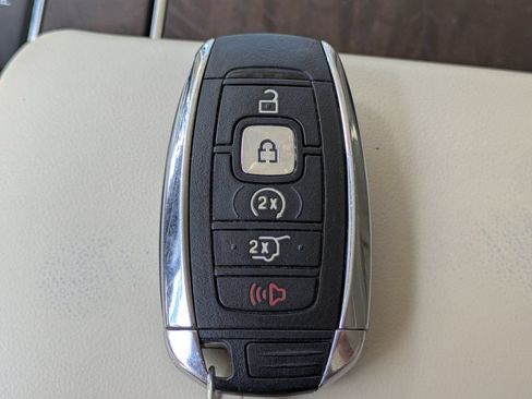 Used 2019 Lincoln Navigator L Reserve AWD/4WD image 31