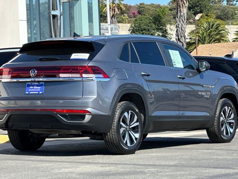 Used 2024 Volkswagen Atlas Cross Sport SE image 3