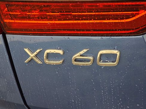 Used 2021 Volvo XC60 T5 R-Design w/ Protection Package Premier image 34