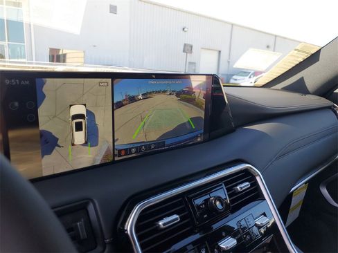 New 2025 Nissan Armada Platinum Reserve w/ Convenience Package image 13