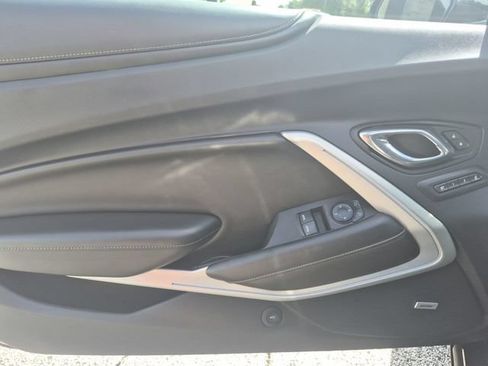 Used 2016 Chevrolet Camaro SS RWD image 9