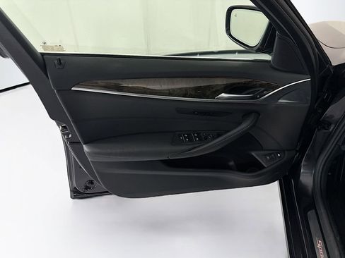 Used 2020 BMW 530e RWD image 24