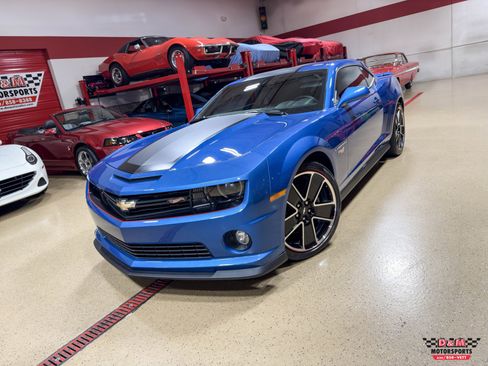 Used 2013 Chevrolet Camaro SS w/ Hot Wheels Special Edition RWD image 31