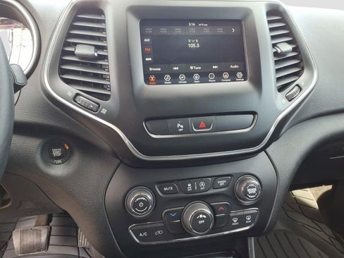 Used 2019 Jeep Cherokee Latitude Plus image 23