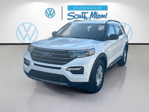 Used 2021 Ford Explorer XLT w/ Equipment Group 202A image 3