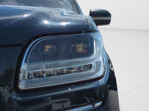 Used 2018 Lincoln Navigator Reserve w/ Technology Package AWD/4WD image 25