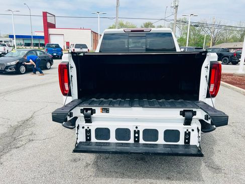 Used 2022 GMC Sierra 1500 SLT w/ SLT Convenience Package AWD/4WD image 36