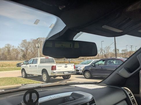 Used 2019 RAM 1500 Big Horn image 32