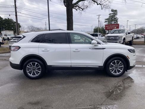 Certified 2022 Lincoln Nautilus Reserve image 2