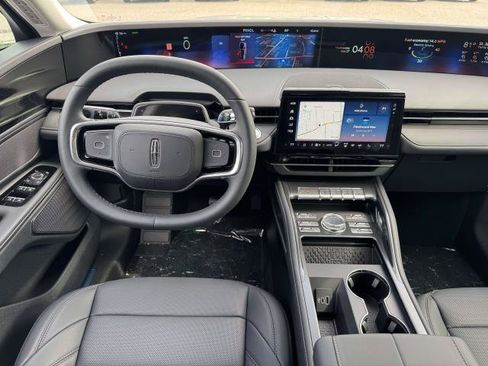 New 2026 Lincoln Nautilus Premier w/ Jet Appearance Package AWD/4WD image 11