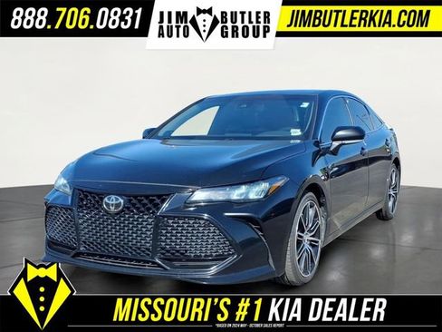Used 2019 Toyota Avalon XSE w/ All Weather Liner Package FWD image 1