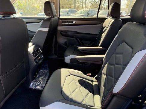 New 2026 Volkswagen Atlas Peak Edition AWD/4WD image 7
