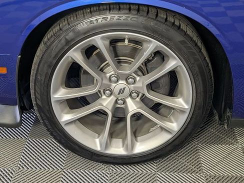 Used 2020 Dodge Challenger R/T RWD image 8