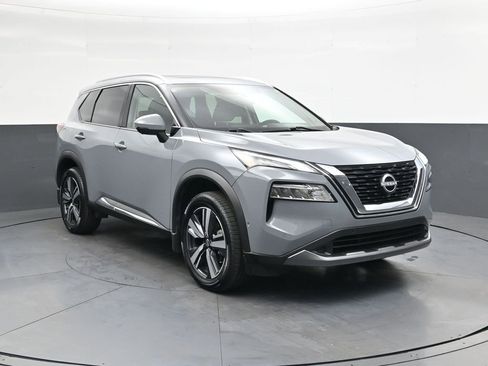 Used 2023 Nissan Rogue SL w/ SL Premium Package FWD image 2