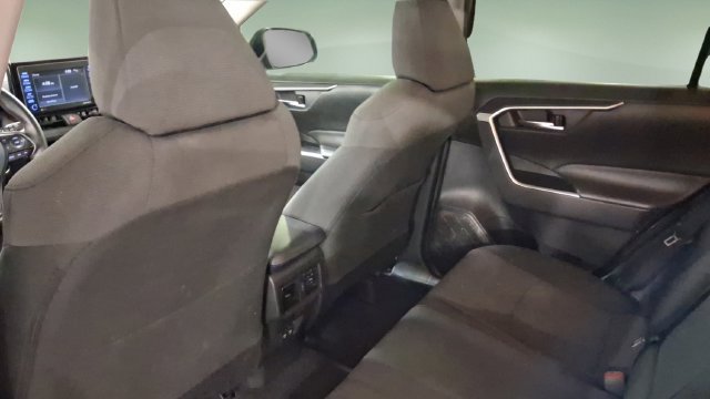 Used 2020 Toyota RAV4 XLE w/ Convenience Package FWD image 19