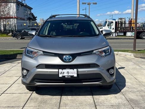 Used 2017 Toyota RAV4 Limited image 4