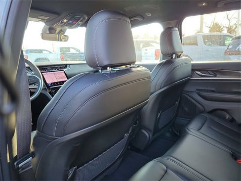 New 2025 Jeep Grand Cherokee Limited w/ Trailer Tow Package image 22