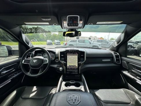 Used 2019 RAM 1500 Laramie AWD/4WD image 9