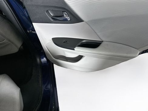 Used 2015 Honda Accord LX image 28