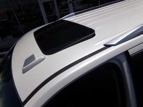 Used 2016 Cadillac Escalade ESV Platinum AWD/4WD image 9