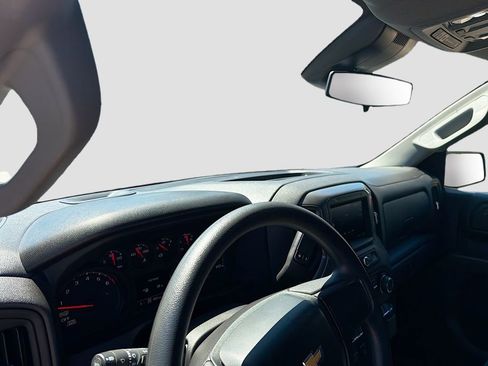 Used 2025 Chevrolet Silverado 1500 Custom Trail Boss w/ LPO, Dark Essentials Package image 9