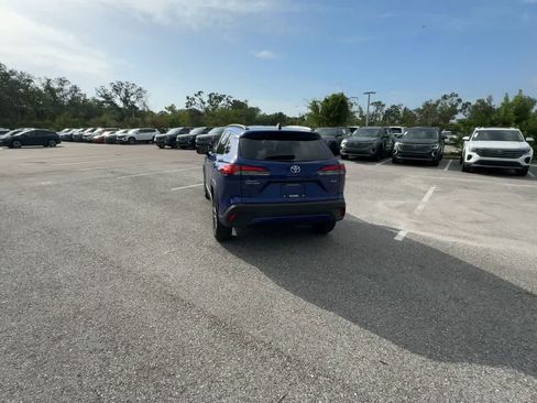 Used 2025 Toyota Corolla Cross XLE FWD image 6