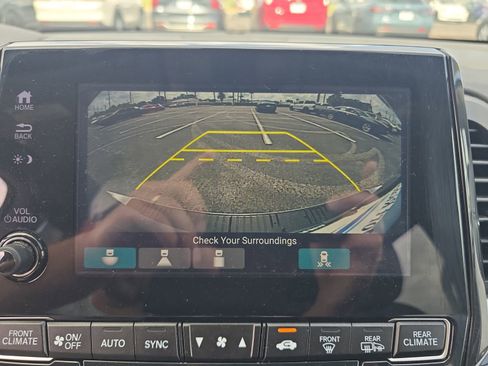 Used 2018 Honda Odyssey Touring image 18