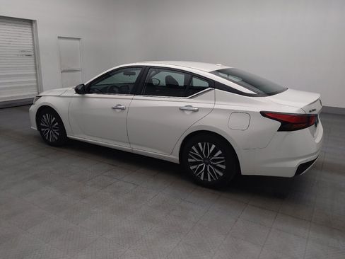 Used 2025 Nissan Altima 2.5 SV FWD image 3
