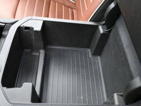 Used 2024 GMC Yukon Denali Ultimate AWD/4WD image 13