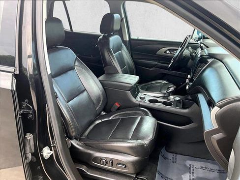 Used 2021 Chevrolet Traverse RS FWD image 9