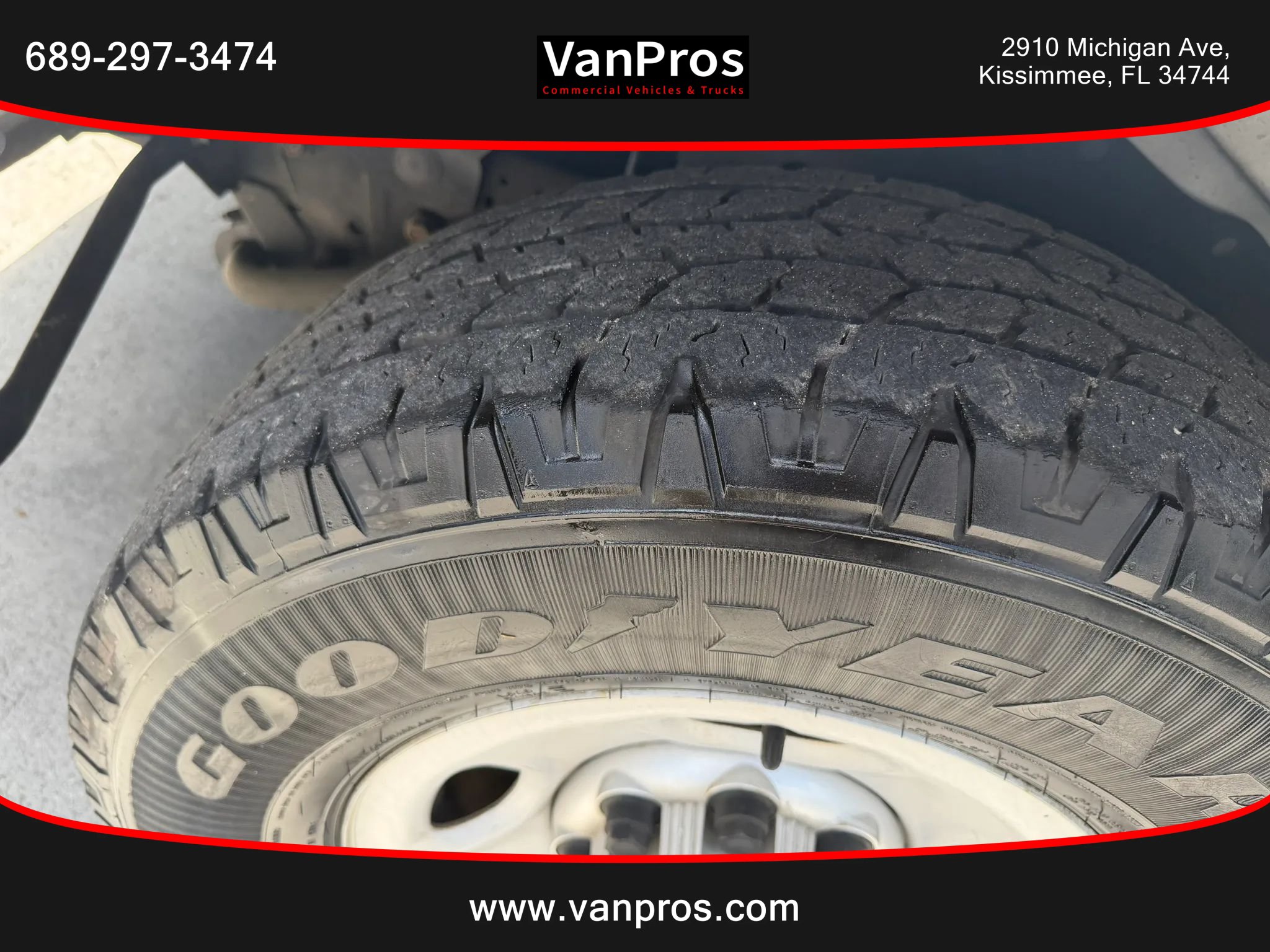 Used 2014 Chevrolet Express 2500 RWD image 9
