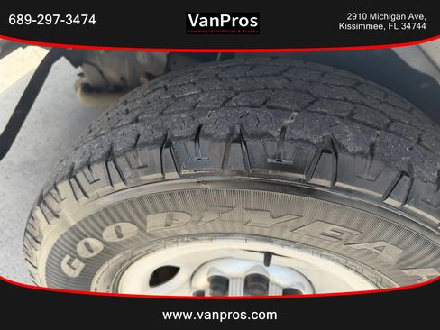 Used 2014 Chevrolet Express 2500 RWD image 9