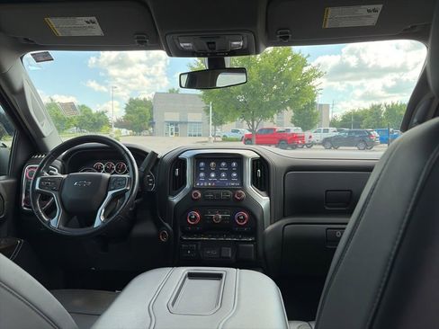 Used 2020 Chevrolet Silverado 1500 LT Trail Boss w/ Midnight Edition AWD/4WD image 37