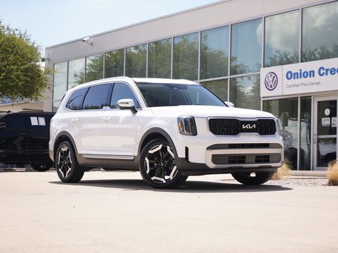 Used 2024 Kia Telluride EX w/ EX Captain's Chair Package FWD image 1