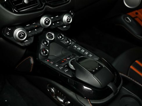 Used 2019 Aston Martin V8 Vantage Coupe RWD image 43