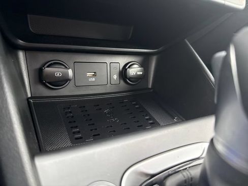 Used 2023 Hyundai Kona Limited AWD/4WD image 31