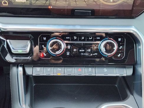 New 2026 GMC Sierra 2500 Denali Ultimate AWD/4WD image 13