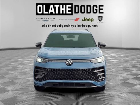 Used 2025 Volkswagen Tiguan SE R-Line AWD/4WD image 33