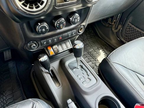 Used 2018 Jeep Wrangler Unlimited Sahara w/ Max Tow Package AWD/4WD image 22