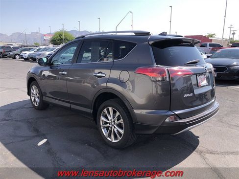 Used 2018 Toyota RAV4 Limited FWD image 6