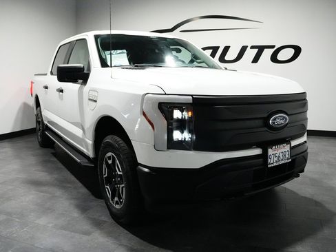 Used 2022 Ford F150 Lightning Pro image 34