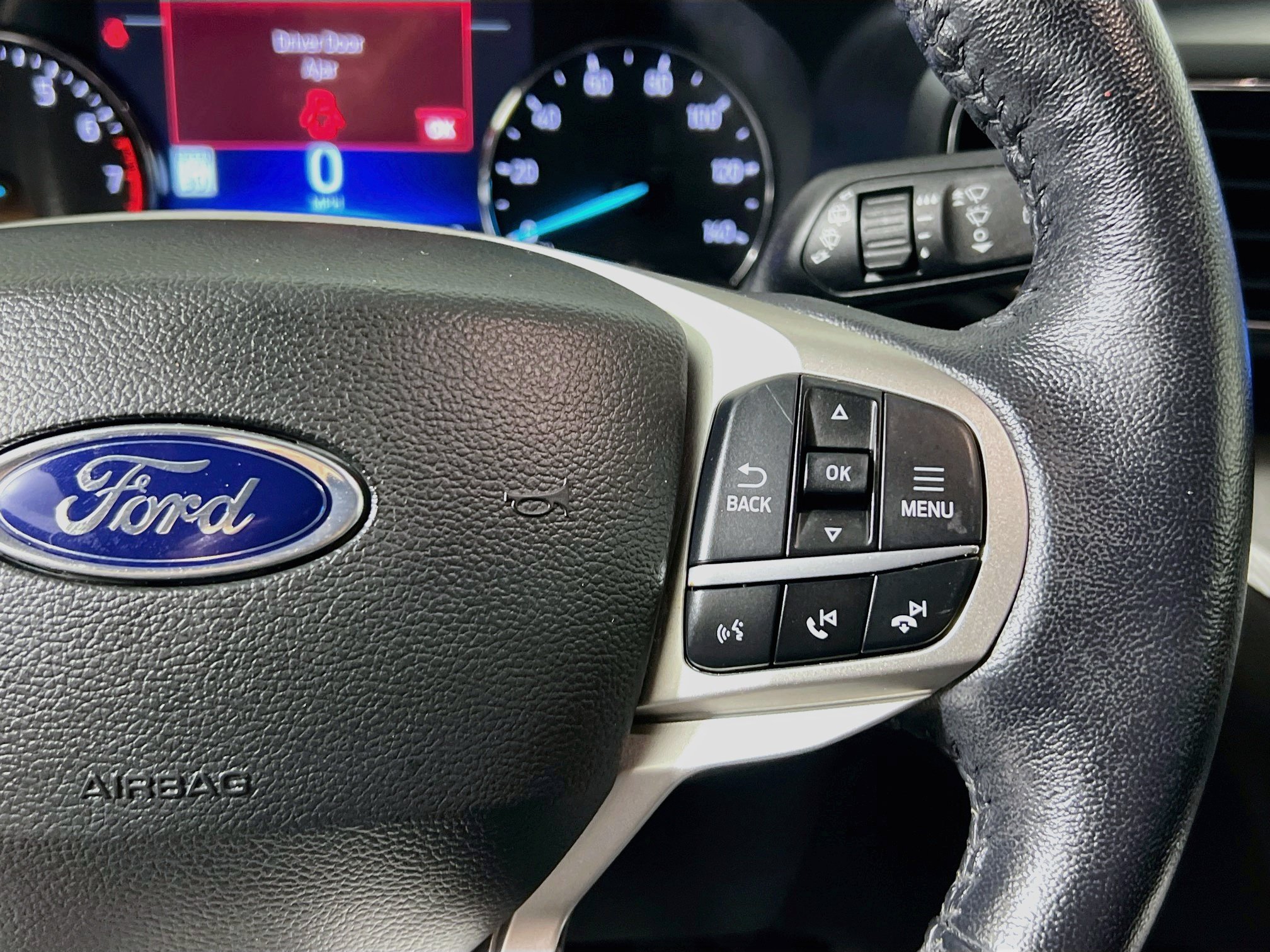 Used 2022 Ford Explorer XLT w/ Equipment Group 202A AWD/4WD image 18