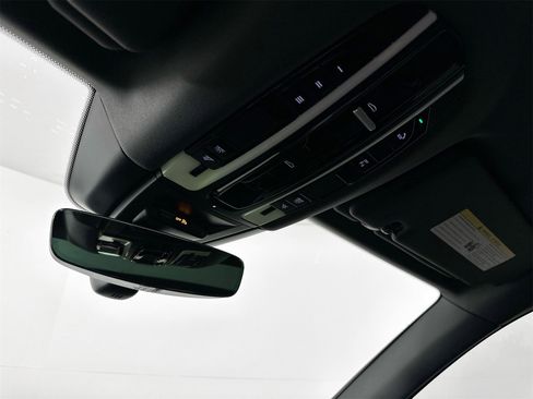 Certified 2019 Porsche Cayenne image 25