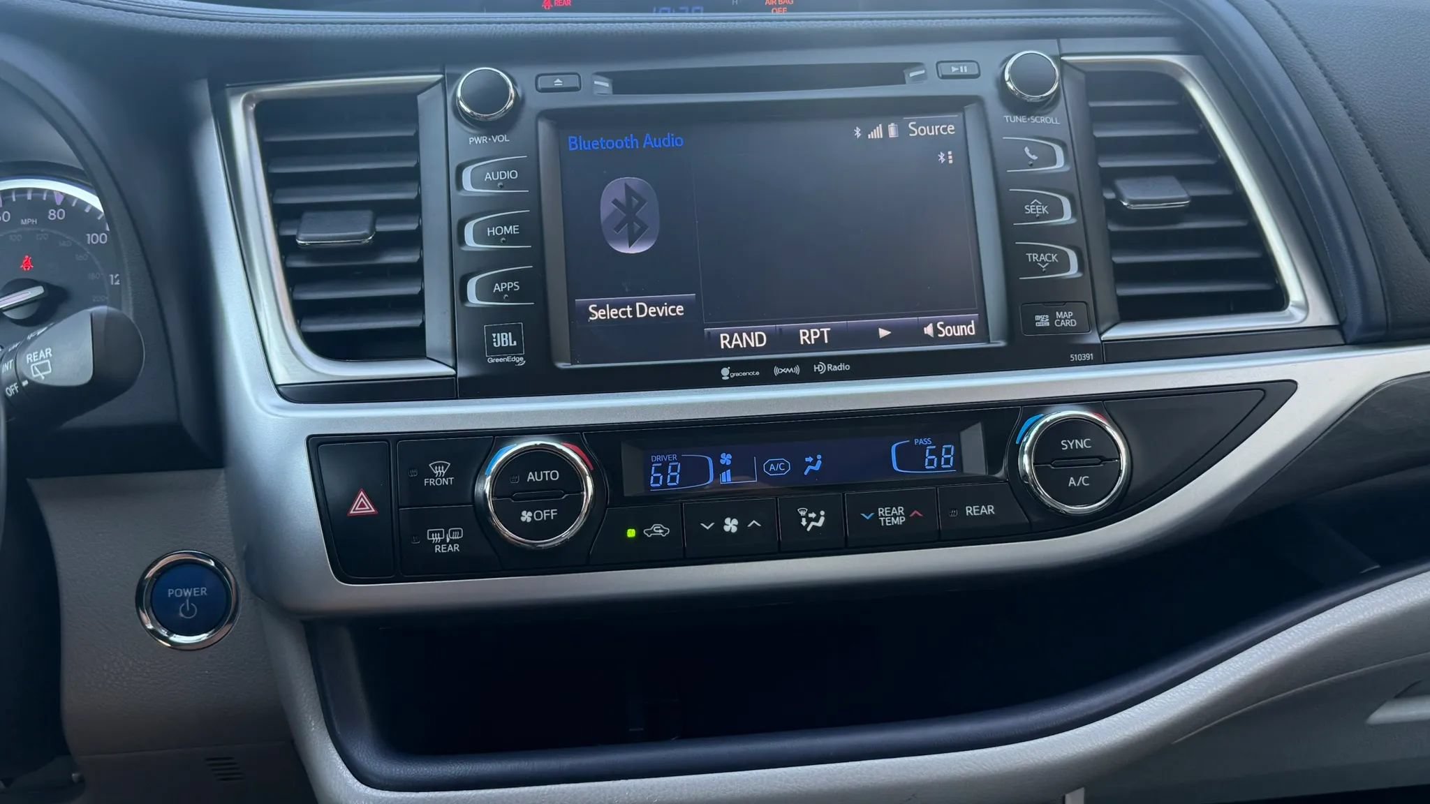 Used 2019 Toyota Highlander Limited Platinum AWD/4WD image 18