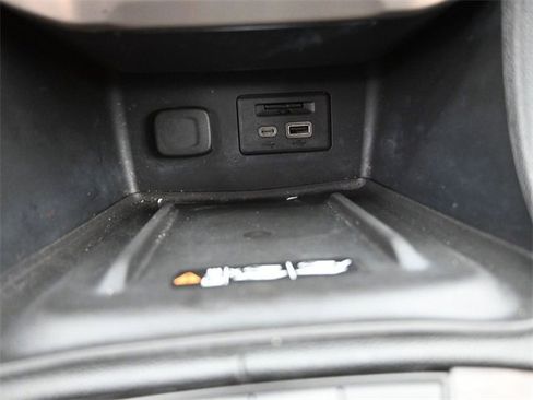 Used 2021 GMC Acadia Denali w/ Denali Technology Package image 6