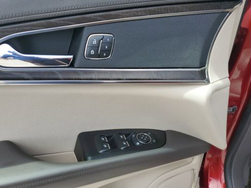 Used 2019 Lincoln Nautilus Select image 13