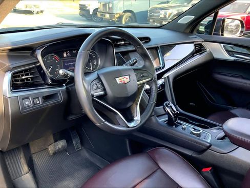Used 2023 Cadillac XT6 Premium Luxury image 16