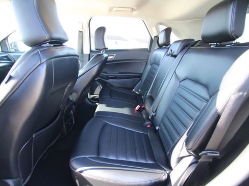 Used 2024 Ford Edge SEL image 7