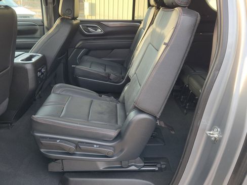 Used 2023 Chevrolet Suburban RST w/ Luxury Package image 25